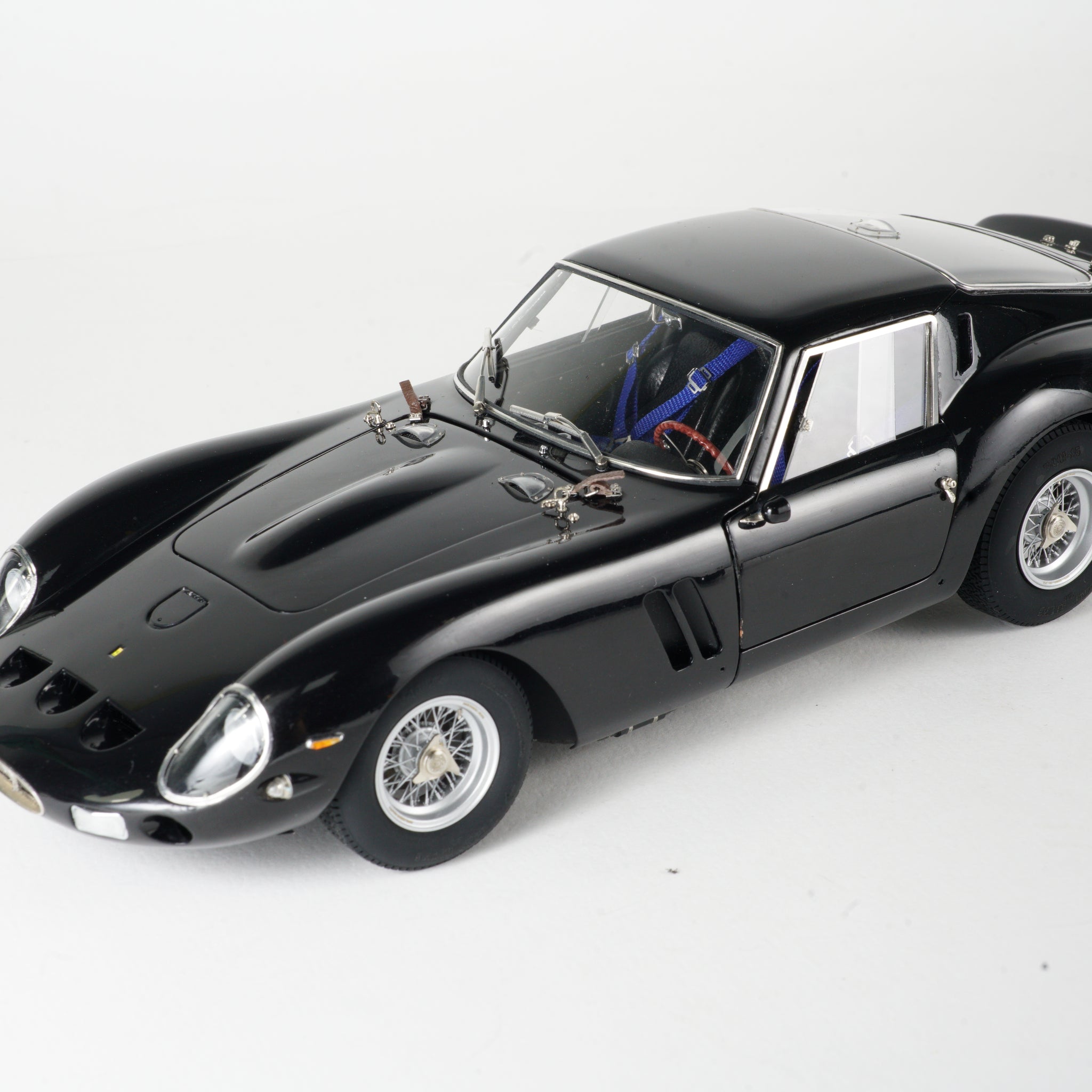 1:18 Scale Car Model Black Saphire Met