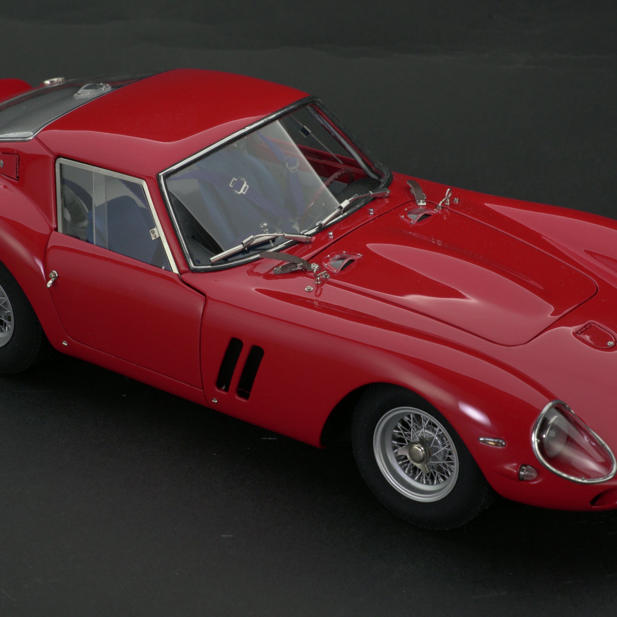 1:18 Scale Car Model Rosso Corsa AL